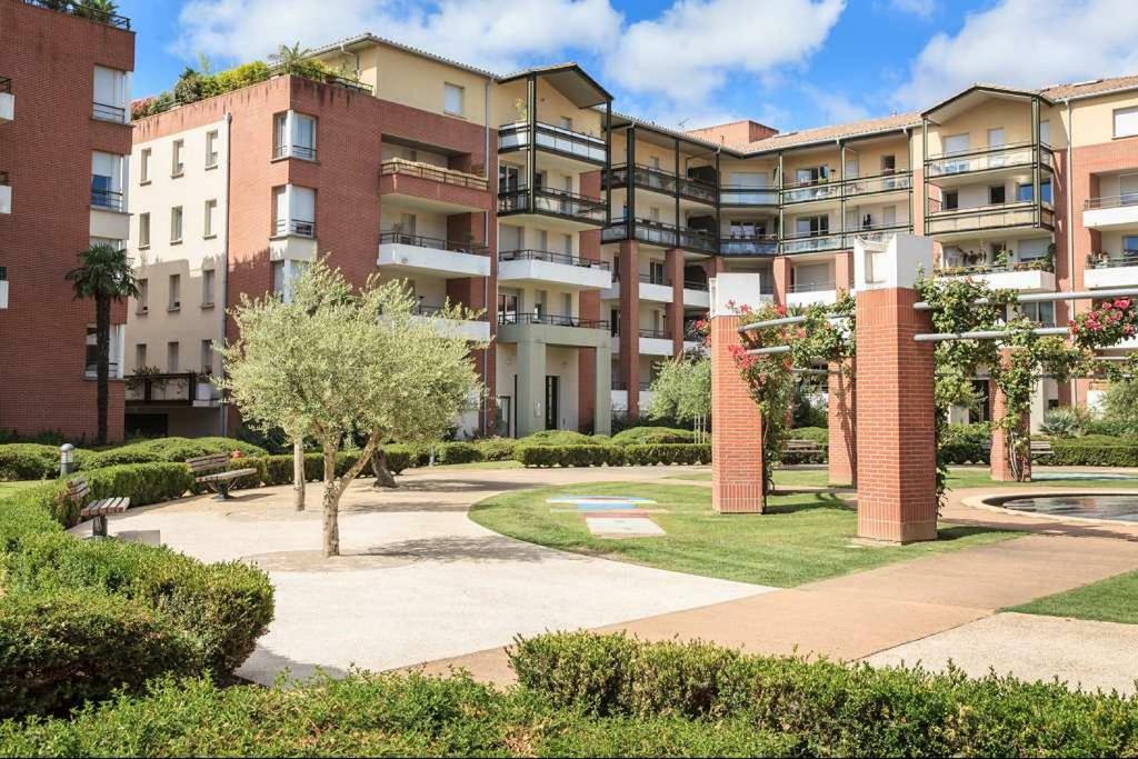 L Oasis Studio Proche Hopital Et Aeroport Piscine Parking &Netflix Toulouse Exterior photo